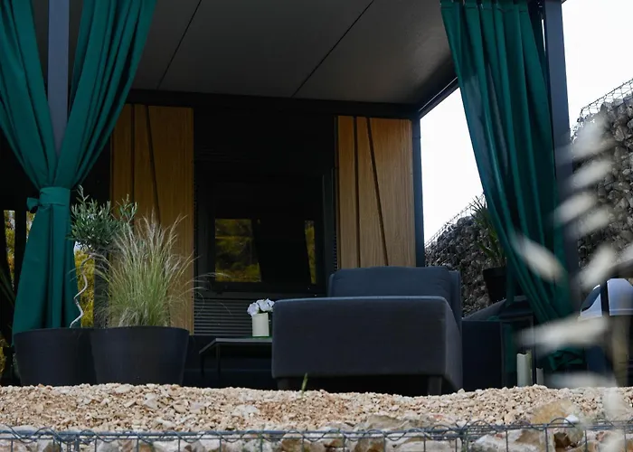 Innova Travelvir - Mobhome Gita *